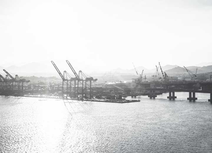 The challenges of regulating the possession of federal public waters at port enterprises